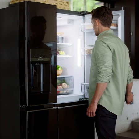 Electrolux 680 L Frost Free Side by Side Refrigerator, Glossy Dark Grey Stainless Steel, EQE6879A-B NIN 16 Electrolux 680 L Frost Free Side by Side Refrigerator, Glossy Dark Grey Stainless Steel, EQE6879A-B NIN