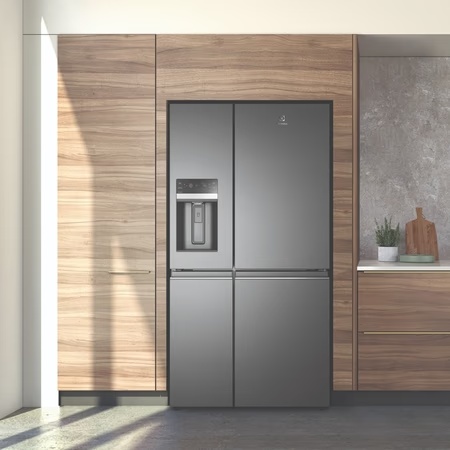 Electrolux 680 L Frost Free Side by Side Refrigerator, Glossy Dark Grey Stainless Steel, EQE6879A-B NIN 19 Electrolux 680 L Frost Free Side by Side Refrigerator, Glossy Dark Grey Stainless Steel, EQE6879A-B NIN