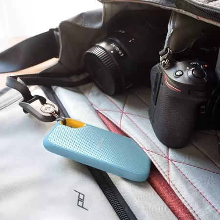 SanDisk 2 TB Extreme Portable External SSD, Sky Blue 4 SanDisk 2 TB Extreme Portable External SSD, Sky Blue